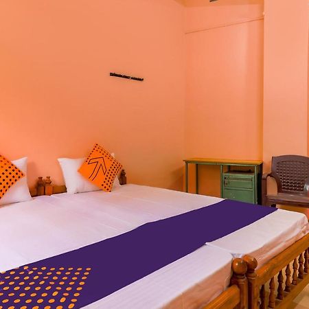 Panmana Oyo New Mubarak Tourist Home מראה חיצוני תמונה