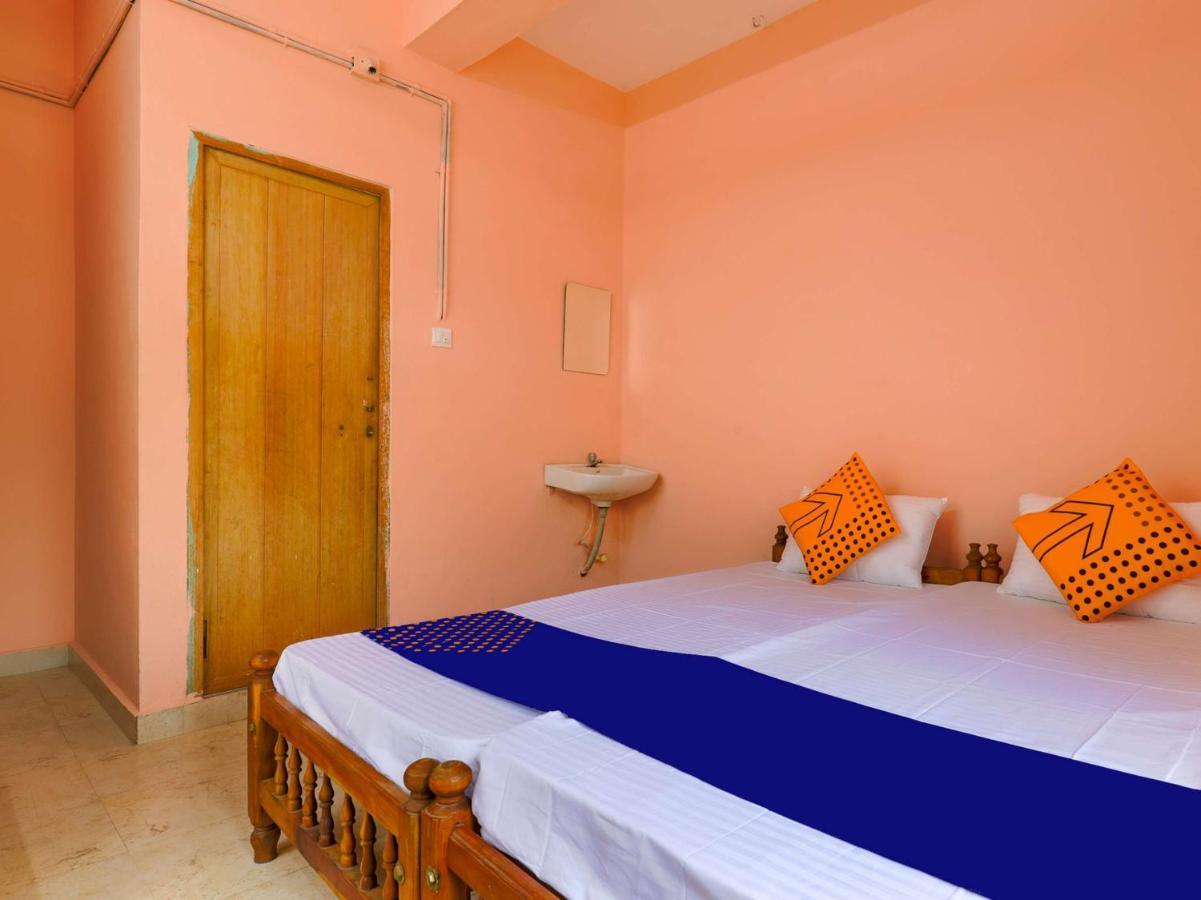 Panmana Oyo New Mubarak Tourist Home מראה חיצוני תמונה